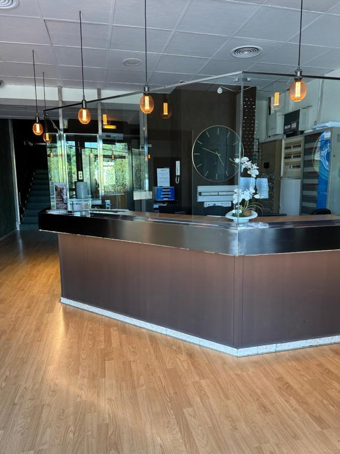 Aparthotel Montcada エクステリア 写真